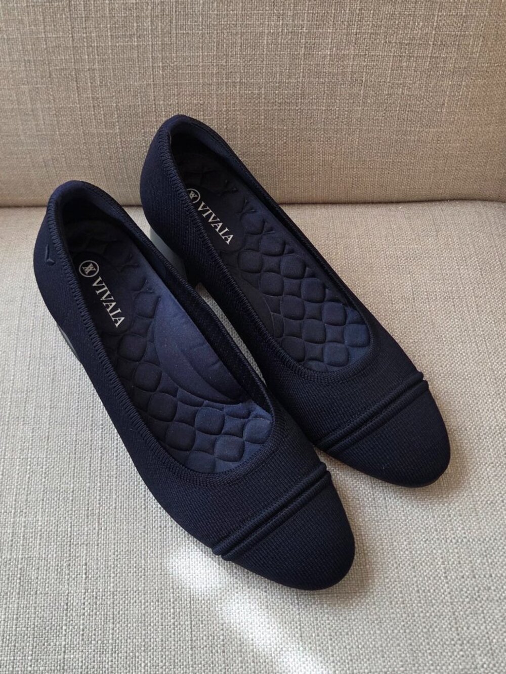Vivaia Julie Round Toe Chunky Heel Pumps Size EU 37.5 US 7 Navy Blue Knit Womens